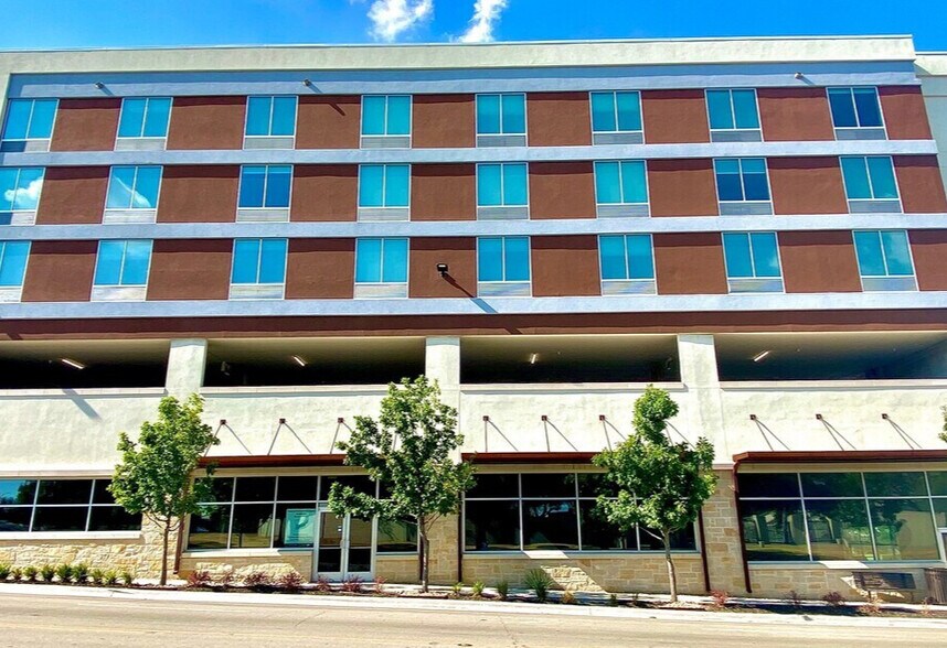 3008 W Lancaster Ave, Fort Worth, TX à louer - Photo de l’immeuble – Image 1 sur 7