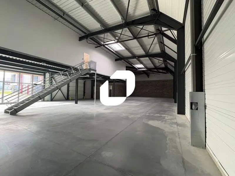 Local d’activités dans Tresses à louer Photo de l’immeuble– Image 1 sur 21