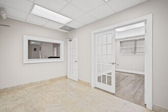 960 W 41st St, Miami Beach, FL à louer Photo intérieure– Image 2 sur 19