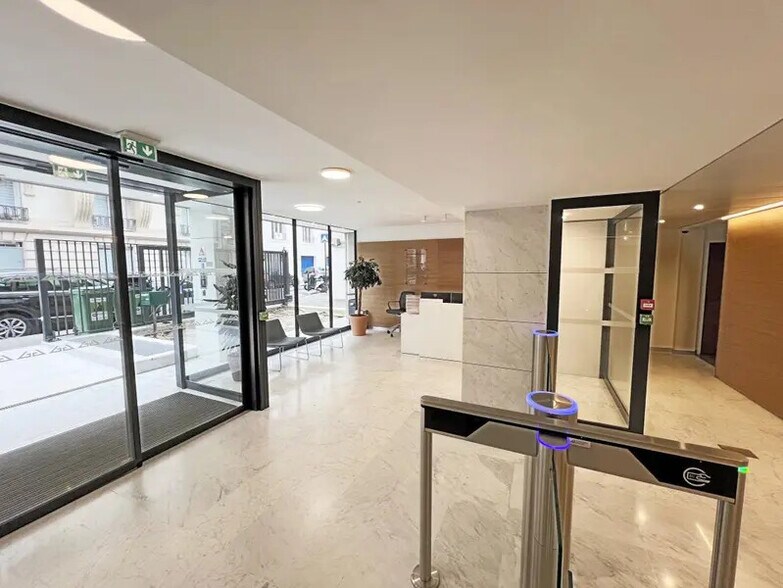 27-29 Rue Des Poissonniers, Neuilly-sur-Seine à louer - Hall d’entrée – Image 2 sur 8