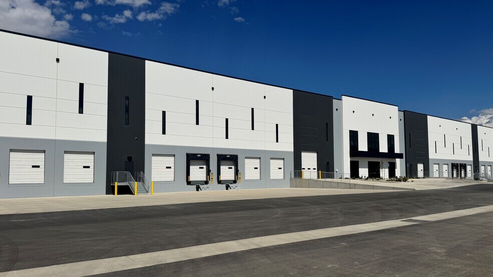 1509 S Gustin Rd, Salt Lake City, UT à louer - Photo de l’immeuble – Image 2 sur 4