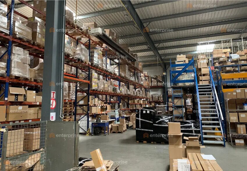 Local d’activités dans Sars-et-Rosières à louer - Photo de l’immeuble – Image 2 sur 8