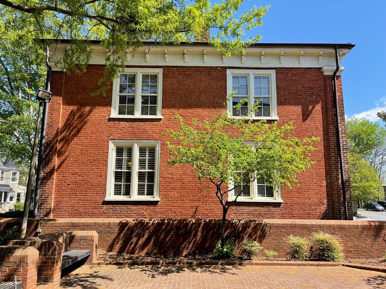 408 Park St, Charlottesville, VA à vendre - Photo de l’immeuble – Image 2 sur 10