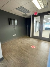 5901 Peachtree Dunwoody Rd NE, Atlanta, GA à louer Photo intérieure– Image 2 sur 7