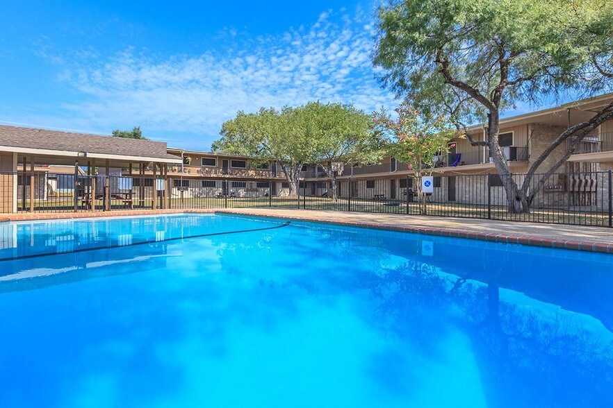 200 Whitewood Dr, San Antonio, TX à vendre - Photo de l’immeuble – Image 3 sur 52