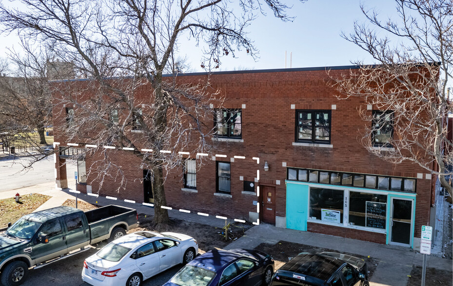 2320-2330 E Douglas Ave, Wichita, KS à louer - Photo de l’immeuble – Image 3 sur 9