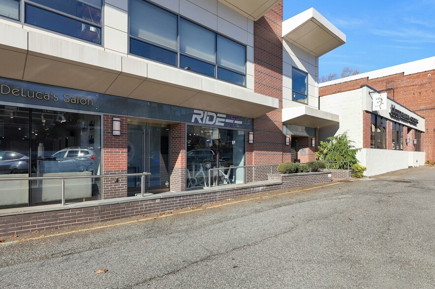 50 Upper Montclair Plz, Montclair, NJ à louer - Photo de l’immeuble – Image 2 sur 4