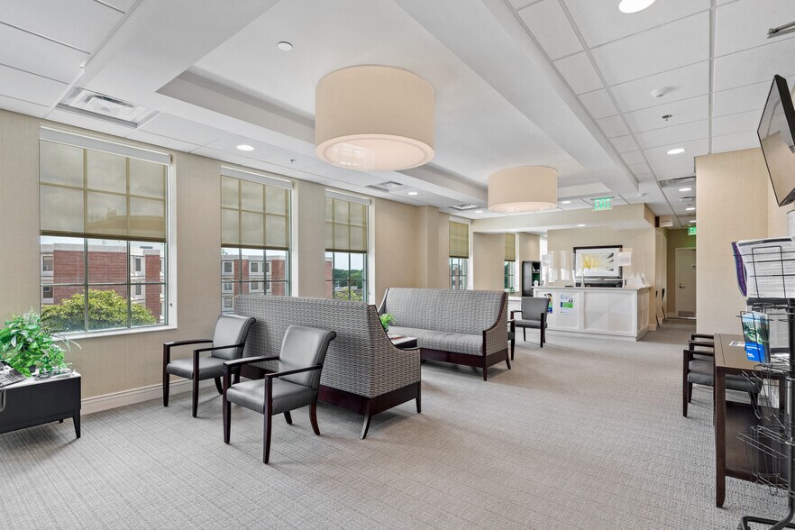 155 Kingsley Ln, Norfolk, VA à louer - Photo intérieure – Image 2 sur 5