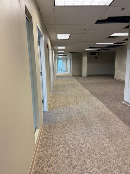 1100 Northbrook Dr, Trevose, PA à louer - Photo intérieure – Image 3 sur 8