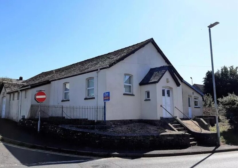 High St, Sennybridge à vendre - Photo de l’immeuble – Image 1 sur 13