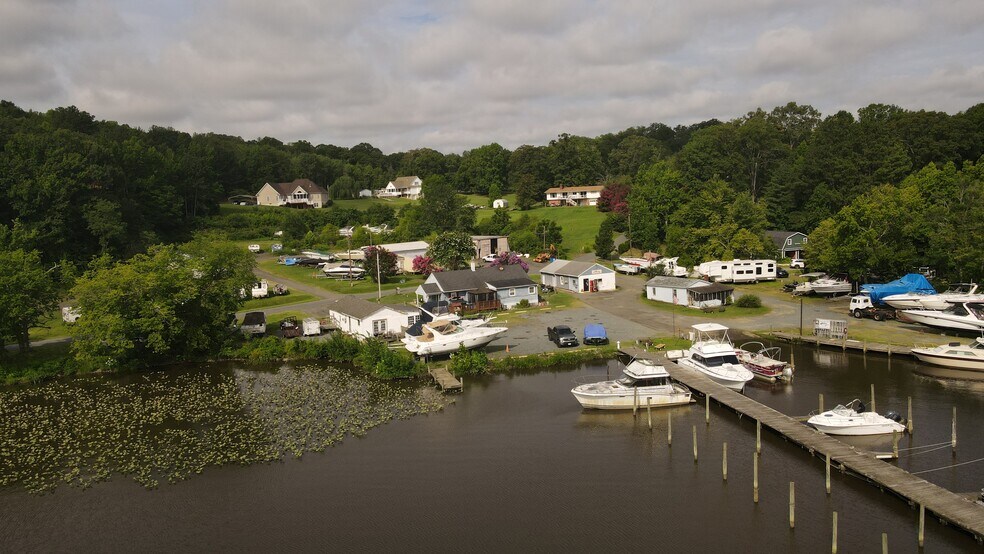 121 Willow Landing Rd, Stafford, VA à vendre - Photo de l’immeuble – Image 3 sur 33