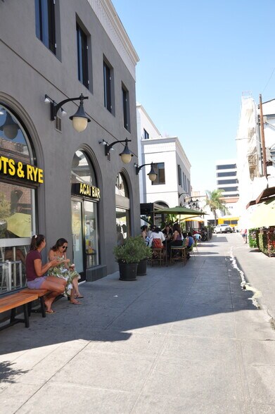 36-40 W Colorado Blvd, Pasadena, CA à louer - Photo de l’immeuble – Image 3 sur 12