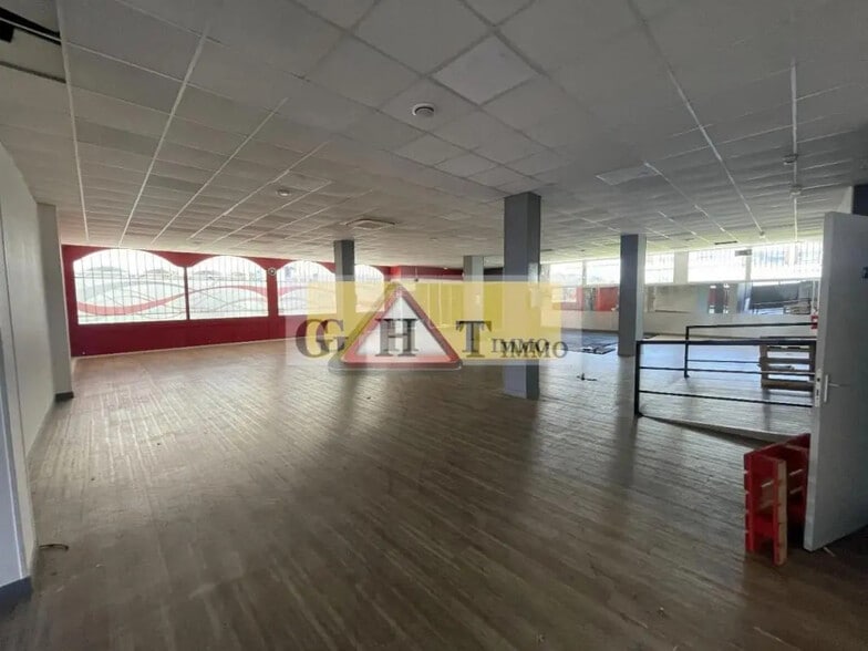 Local commercial dans Longjumeau à louer - Photo de l’immeuble – Image 1 sur 30