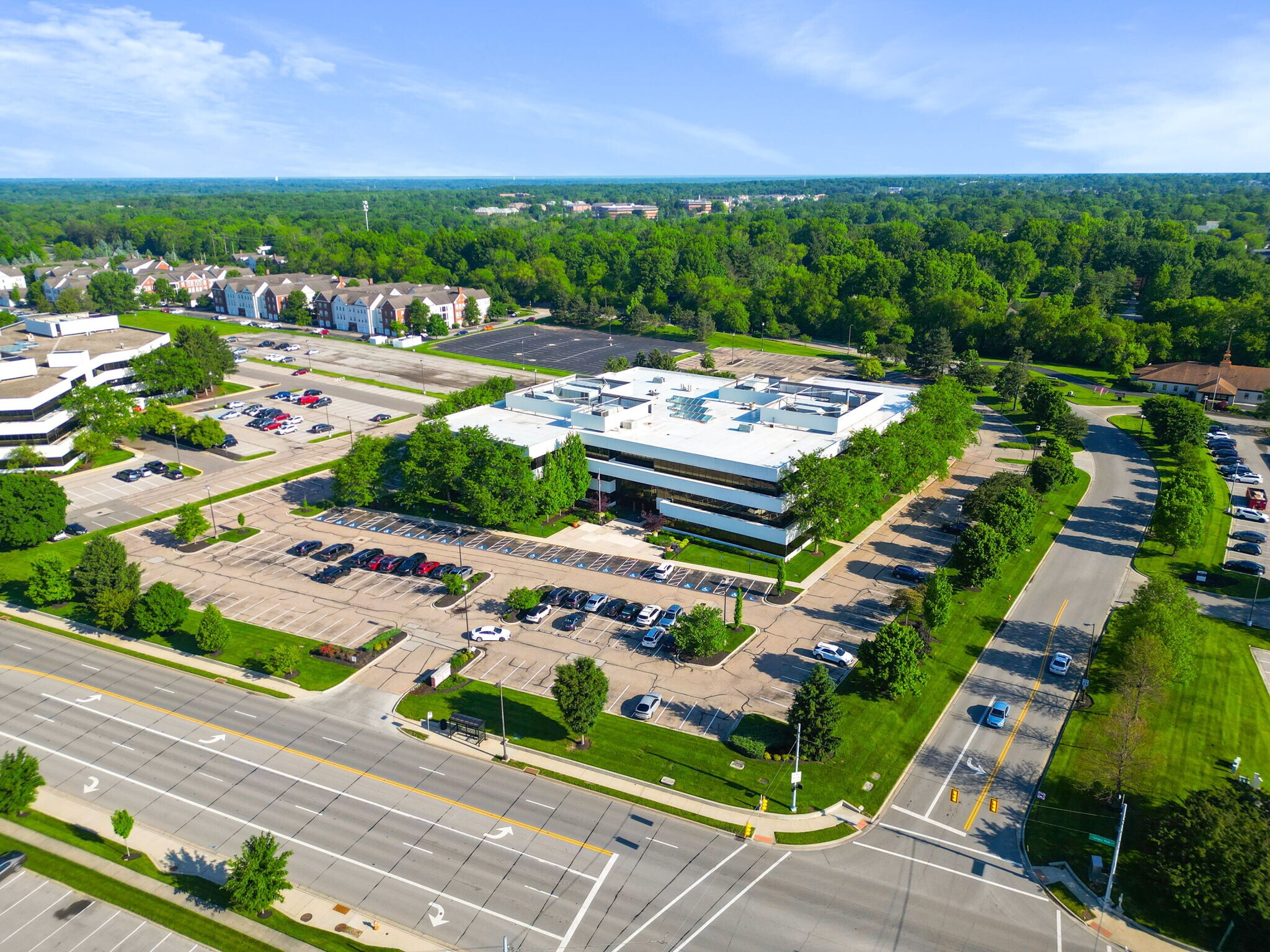 200 E Campus View Blvd, Columbus, OH à louer Photo principale– Image 1 sur 10