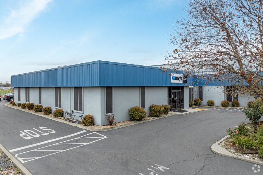 1485 Tanforan Ave, Woodland, CA à vendre - Photo de l’immeuble – Image 2 sur 8