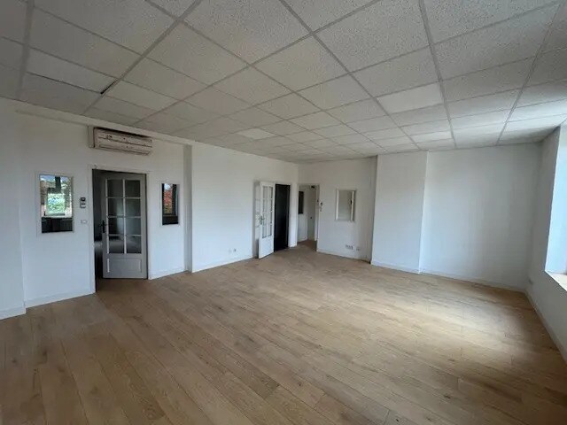 Plus de détails pour Bureau à vendre