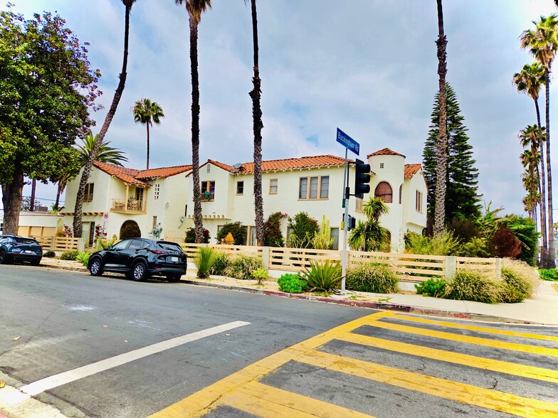2853 Buckingham Rd, Los Angeles, CA à vendre - Photo de l’immeuble – Image 1 sur 14