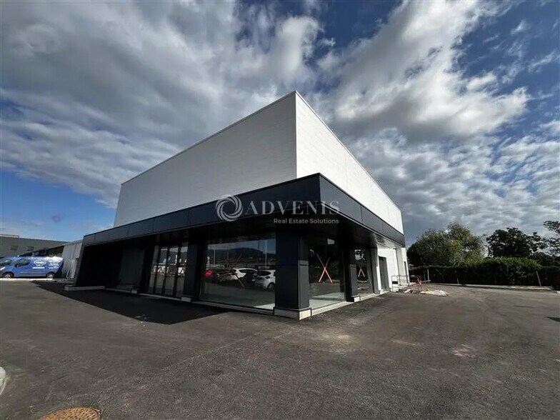 Local d’activités dans Obernai à louer - Photo de l’immeuble – Image 1 sur 5