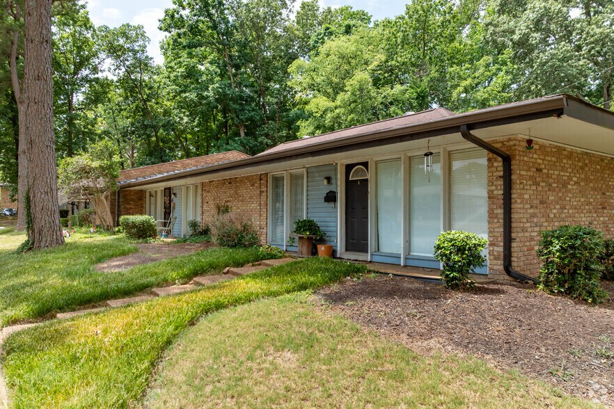 543 N Mendenhall Rd, Memphis, TN à vendre - Photo de l’immeuble – Image 3 sur 25