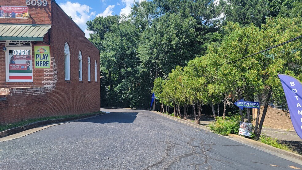 6099 Buford Hwy, Norcross, GA à vendre - Photo de l’immeuble – Image 3 sur 7