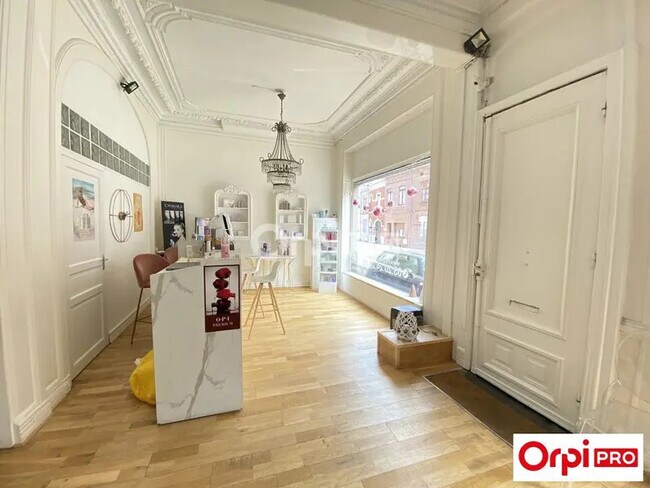 Plus de détails pour Local d’activités à vendre