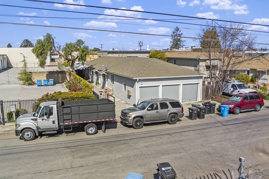 757 Warrington Ave, Redwood City, CA à vendre - Photo de l’immeuble – Image 1 sur 12