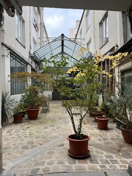 Bureau dans Paris à louer - Photo de l’immeuble – Image 2 sur 16