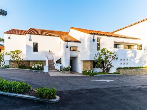 222 E Canon Perdido St, Santa Barbara, CA à louer - Photo de l’immeuble – Image 1 sur 21