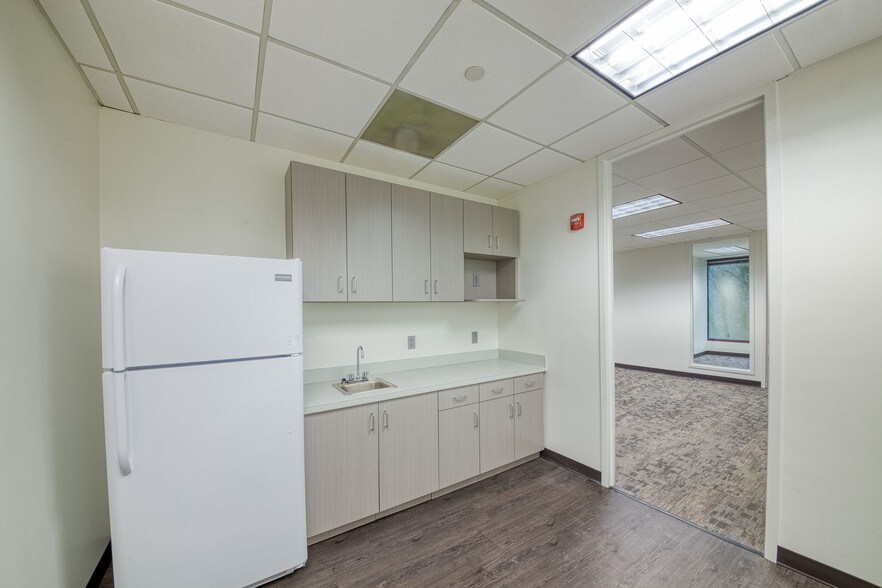 2970 Clairmont Rd NE, Atlanta, GA à louer - Photo intérieure – Image 2 sur 42