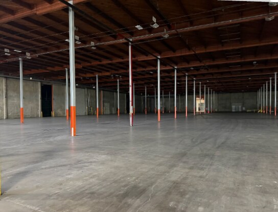 9710 NE Glass Plant Rd, Portland, OR à vendre - Photo de l’immeuble – Image 3 sur 5