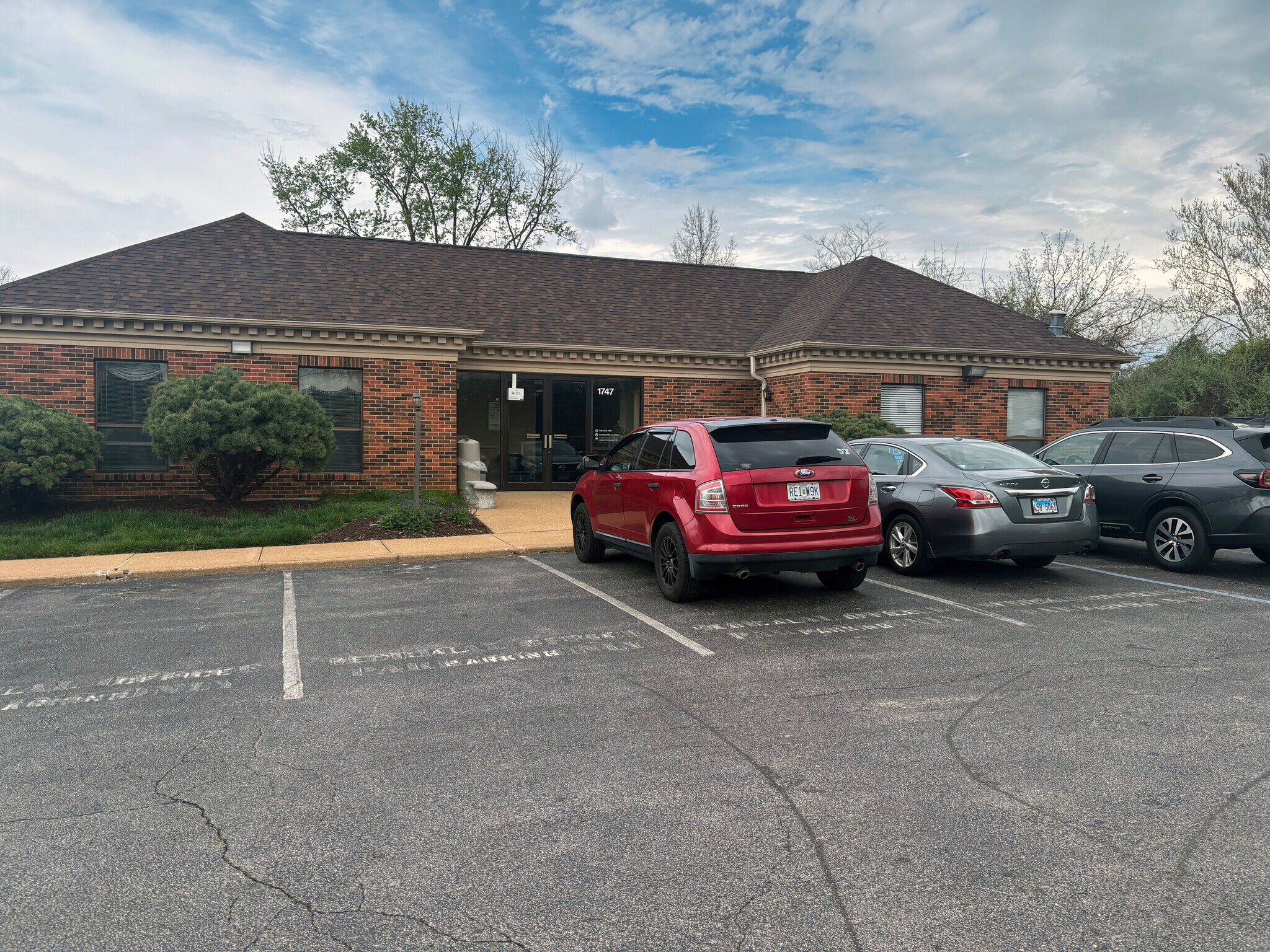 1747 Smizer Station Rd, Fenton, MO à louer Photo principale– Image 1 sur 9