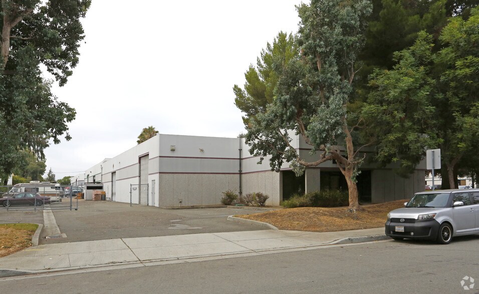 2170 Oakland Rd, San Jose, CA à louer - Photo de l’immeuble – Image 3 sur 52