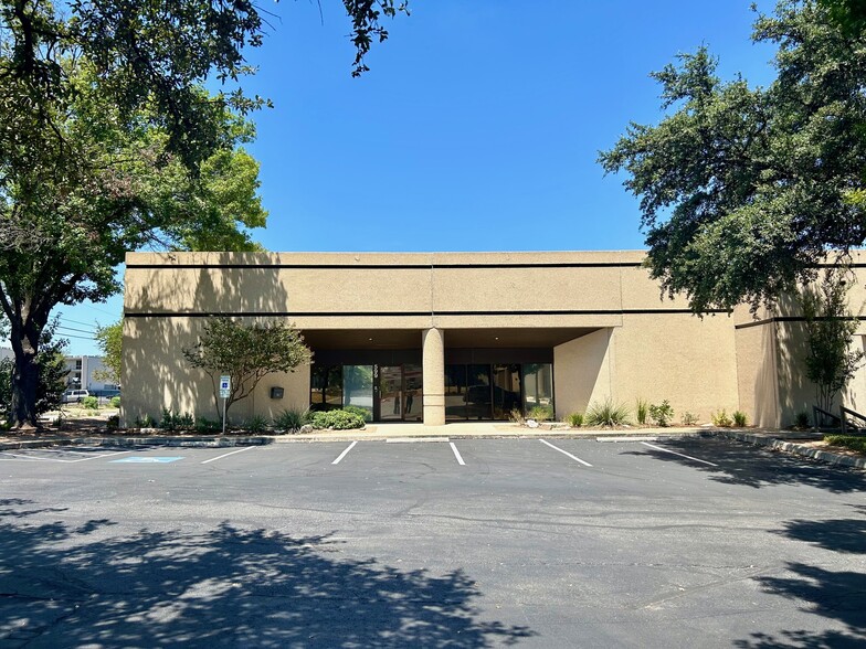 459-599 Spencer Ln, San Antonio, TX à louer - Photo de l’immeuble – Image 2 sur 4