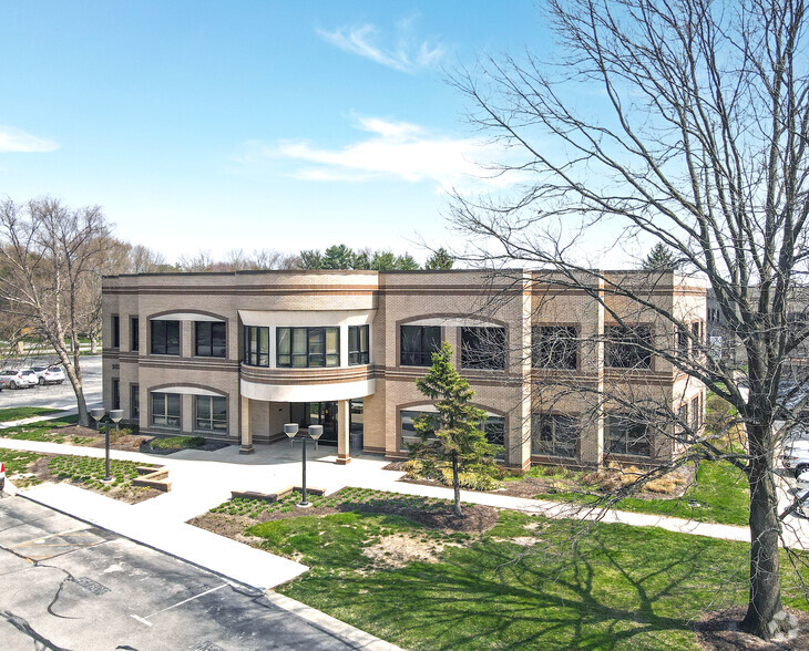 3021 E 98th St, Indianapolis, IN à louer - Photo de l’immeuble – Image 3 sur 4
