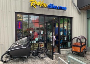 125 Victory Ship Way, North Vancouver, BC à louer Photo intérieure– Image 2 sur 7