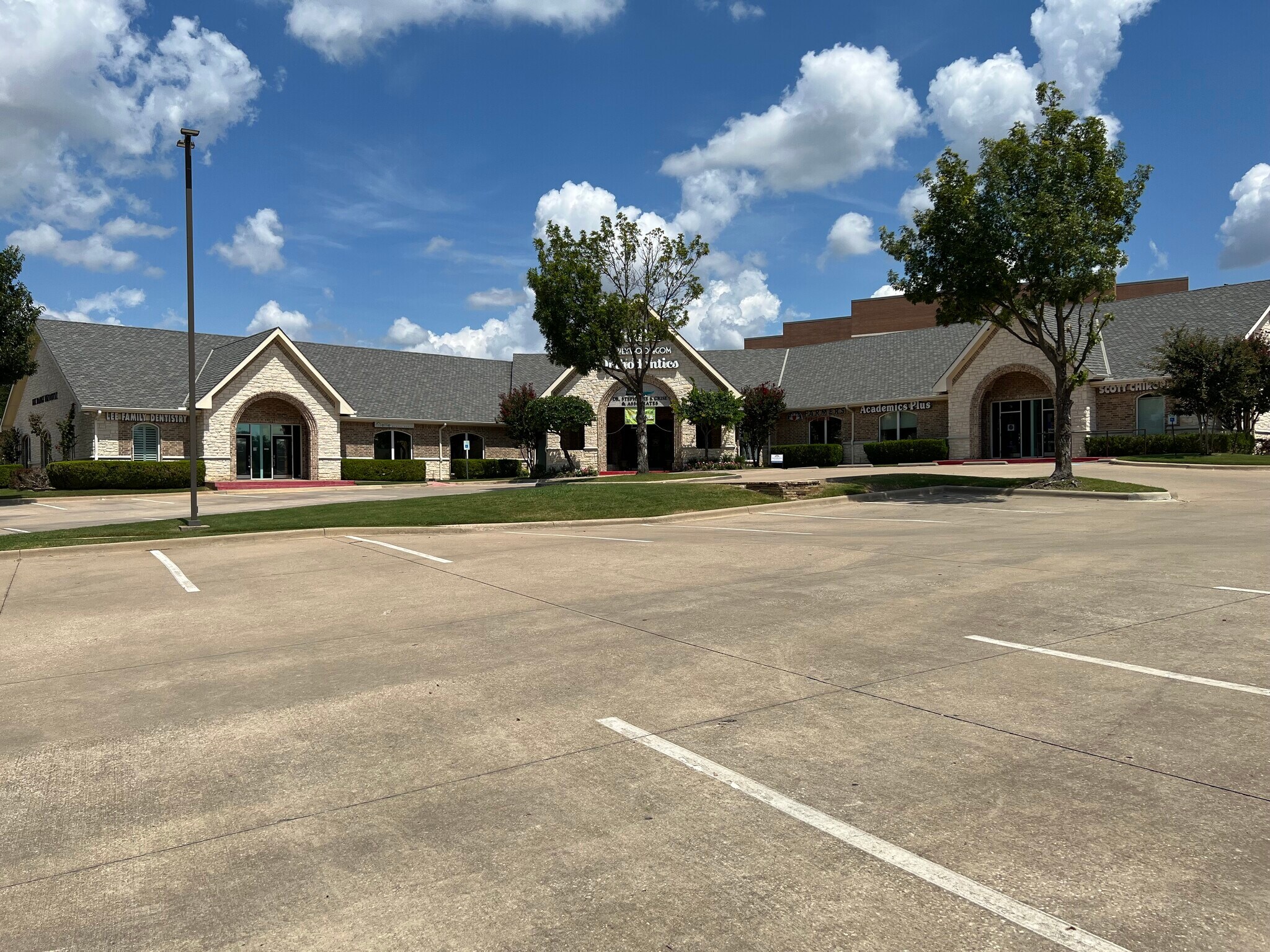 175 S Ridge Rd, McKinney, TX à louer Photo de l’immeuble– Image 1 sur 7