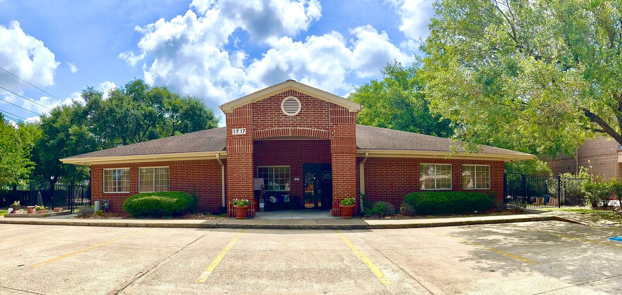1717 Dulles Ave, Missouri City, TX à louer Photo de l’immeuble– Image 1 sur 1