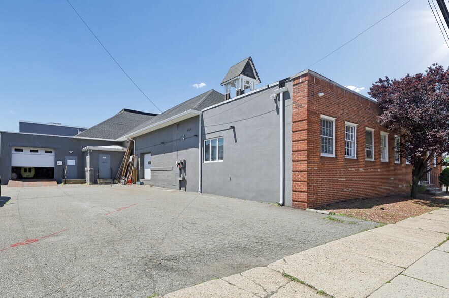 57 Leuning St, South Hackensack, NJ à vendre - Photo de l’immeuble – Image 3 sur 57