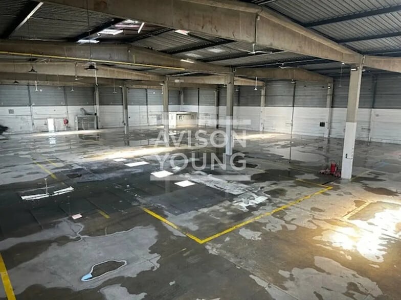 Local d’activités dans Morangis à louer - Photo de l’immeuble – Image 1 sur 3