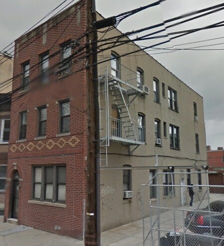 3425 9th St, Astoria, NY à vendre - Photo de l’immeuble – Image 2 sur 3