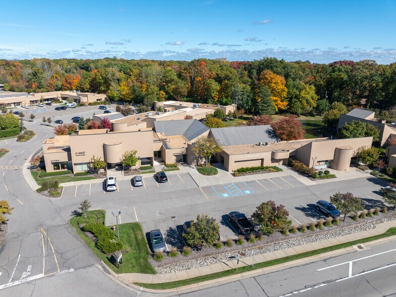31390-31396 Northwestern Hwy, Farmington Hills, MI à louer - Photo de l’immeuble – Image 1 sur 4