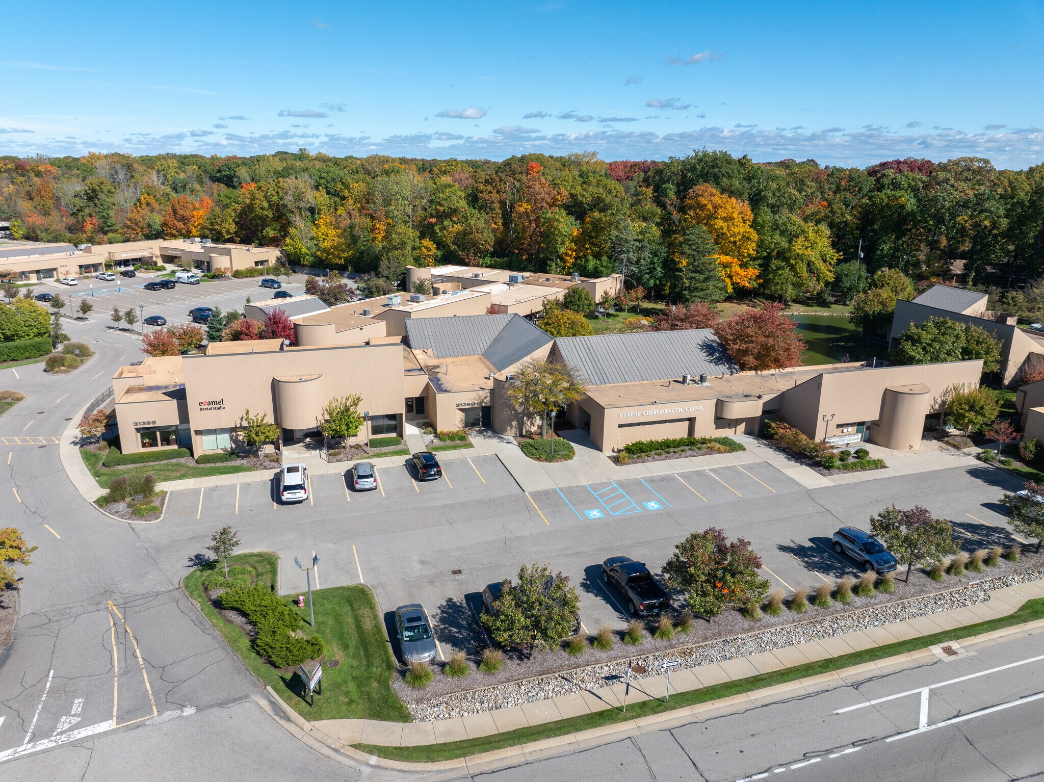 31390-31396 Northwestern Hwy, Farmington Hills, MI à louer Photo de l’immeuble– Image 1 sur 5