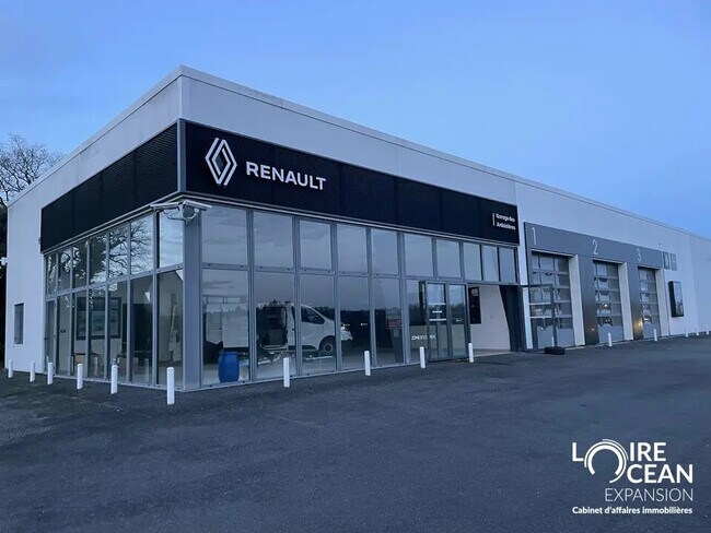 Plus de détails pour Local d’activités à vendre