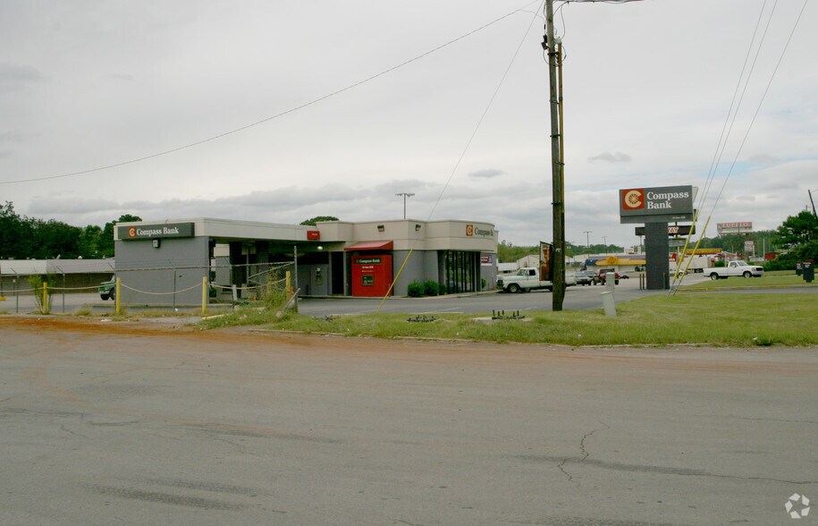 1151 Bankhead Hwy W, Birmingham, AL à vendre - Photo de l’immeuble – Image 3 sur 10