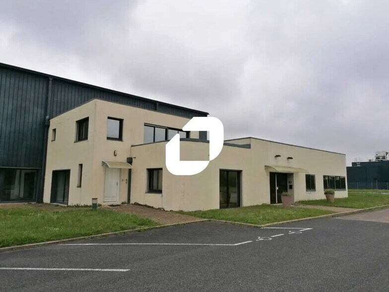 772 Rue De L'Industrie, Saint-André-de-Corcy à louer - Photo de l’immeuble – Image 3 sur 24