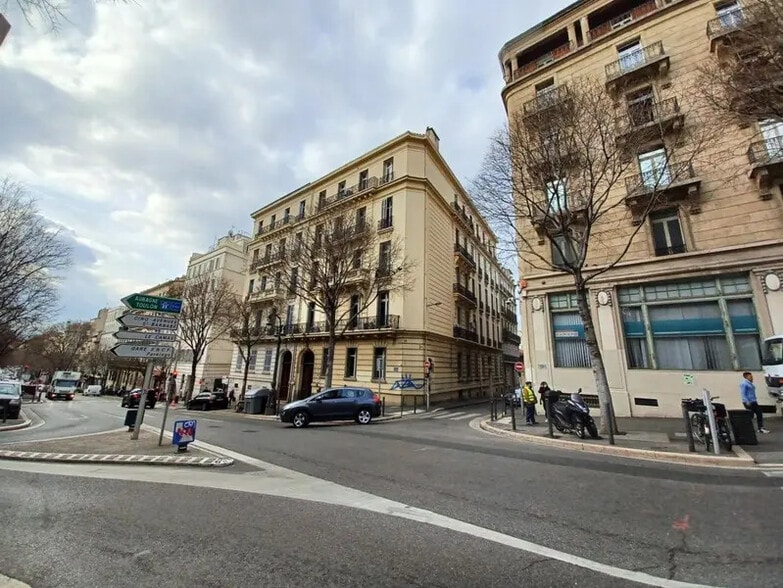 29 Boulevard D'Athenes, Marseille à louer - Photo de l’immeuble – Image 3 sur 17