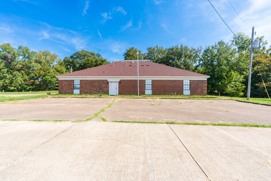819 Newman Dr, Helena, AR à vendre - Photo de l’immeuble – Image 1 sur 33