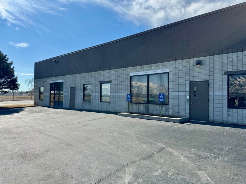4102 S 1900 West, Roy, UT à louer - Photo de l’immeuble – Image 2 sur 4