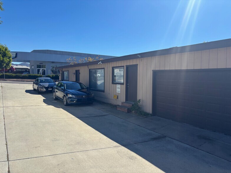 13977 Poway Rd, Poway, CA à louer - Photo de l’immeuble – Image 2 sur 4