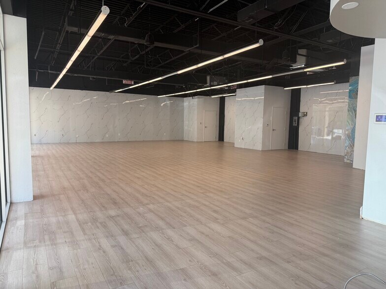 15495 Tamiami Trl N, Naples, FL à louer - Photo intérieure – Image 3 sur 9